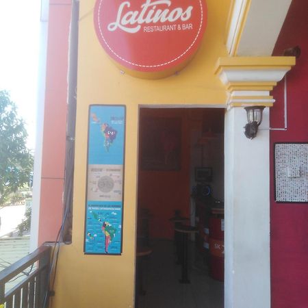 Latinos Hostel Siem Reap Luaran gambar