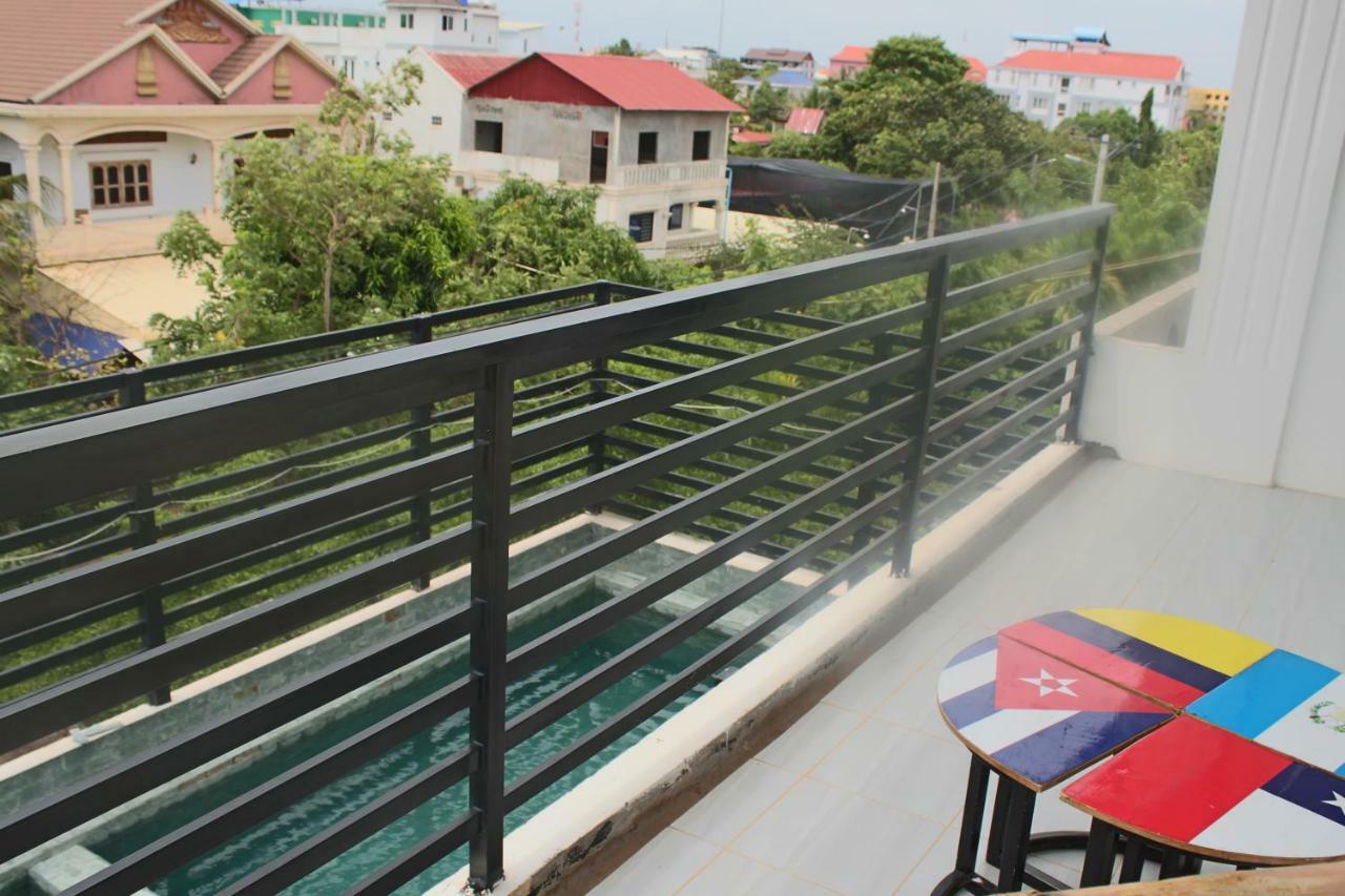 Latinos Hostel Siem Reap Luaran gambar